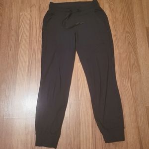 Lululemon ready to rulu pants. Size 4. Black